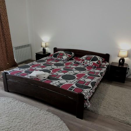 Gil Apartments, On Mynaiska 18 أوزهورود المظهر الخارجي الصورة
